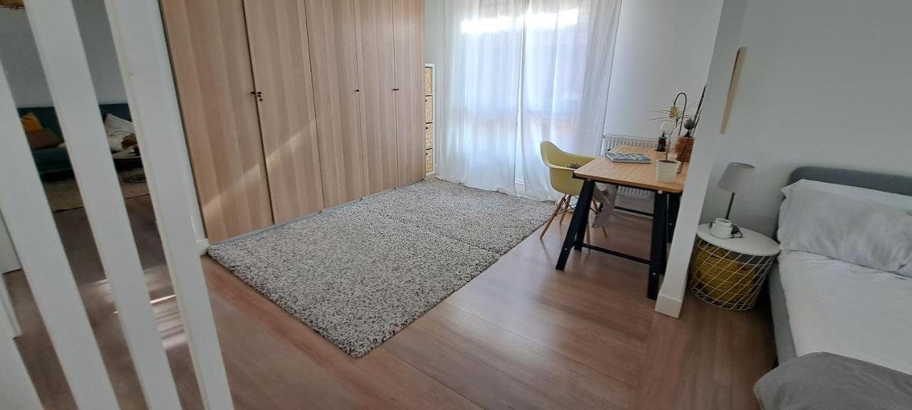 Apartamento Con Suite, Zona De Trabajo Y Yoga Wifi Y Garaje 카스트로우르디알레스 외부 사진